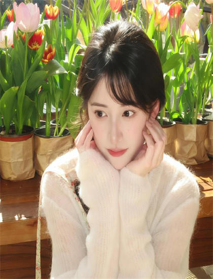 YELLOW片在线观看完整视频_日日摸夜夜添无码AVA片_胡杨女人片尾曲