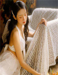天天向上20110318-坐公交车最后一排被强